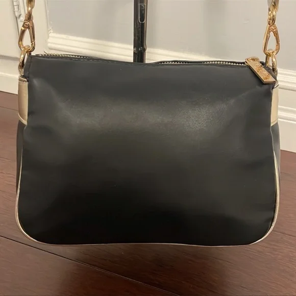 Authentic Versace crossbody cosmetics bag - Picture 3 of 14